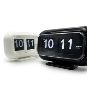 Digital Clock with 35mm Numerals